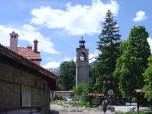 Църкви - Picture Църквата в Банско през лятото