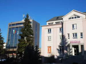 Разлог - Picture Бизнес сгради в Разлог
